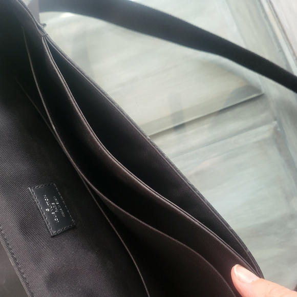 Louis vuitton messenger bag - Picture 3 of 7